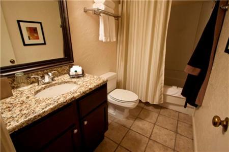 The Inn At Tallgrass Wichita Bagian luar foto